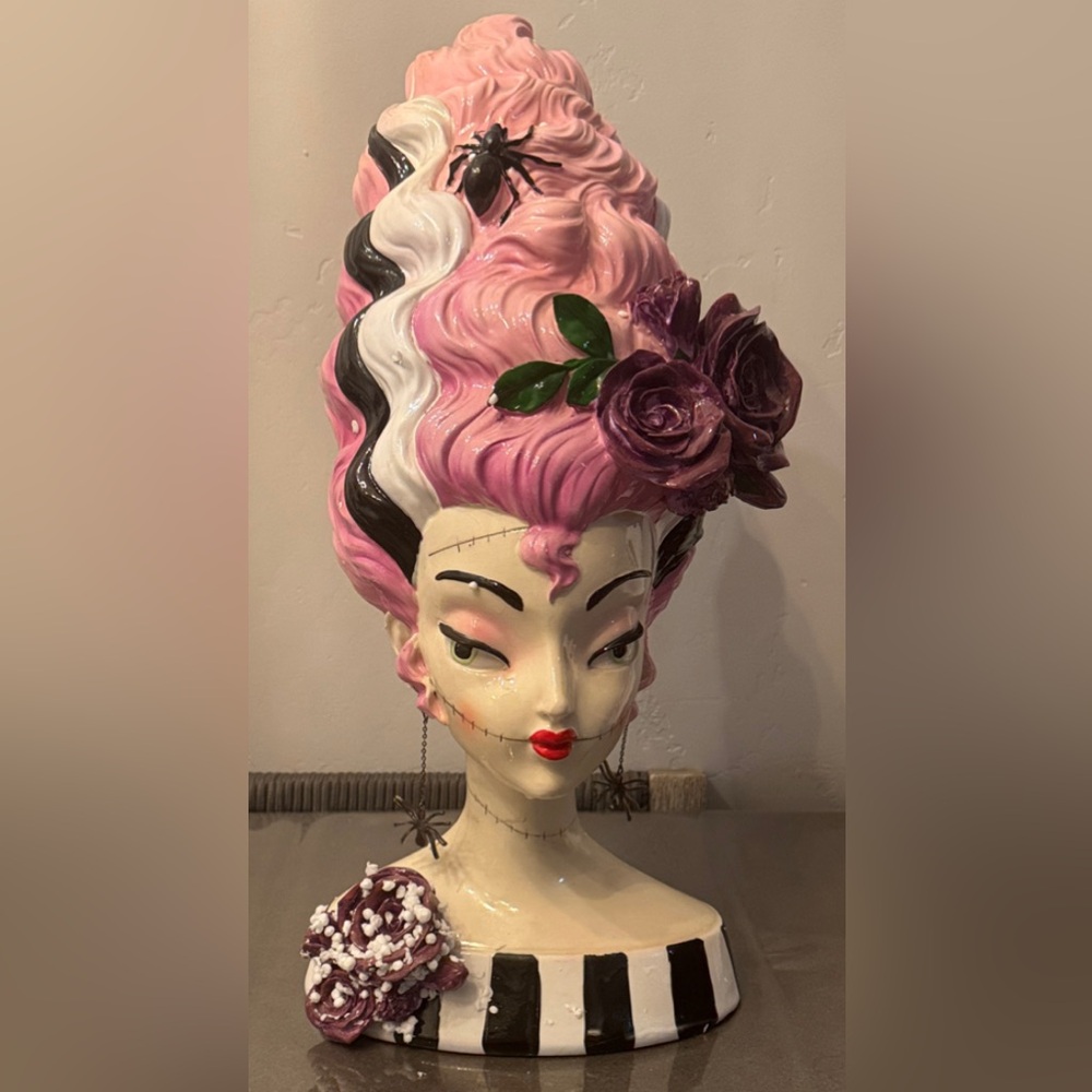 Halloween Frankenstein Bride Beautiful Bust  With Pink Accents. Brand New.